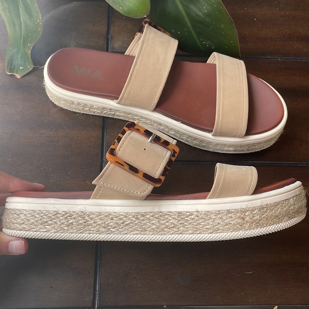 MIA sandals